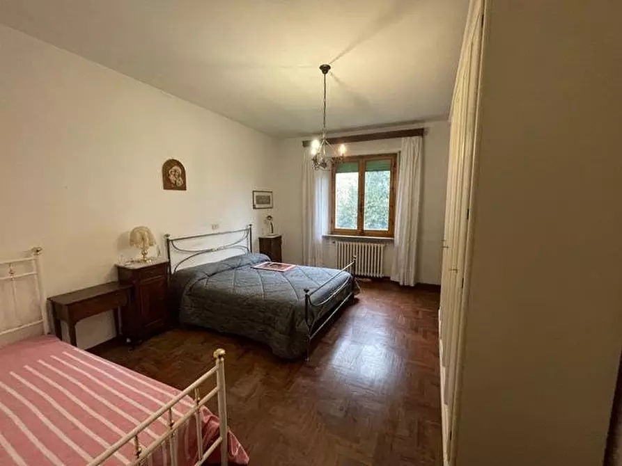 Immagine 16 di Appartamento in vendita  a Monticiano