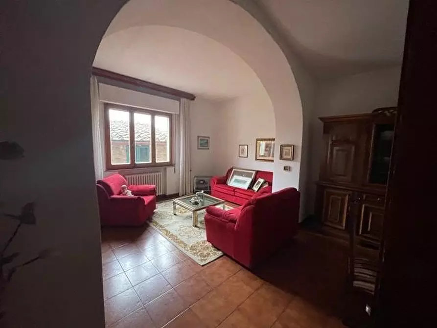 Immagine 4 di Appartamento in vendita  a Monticiano