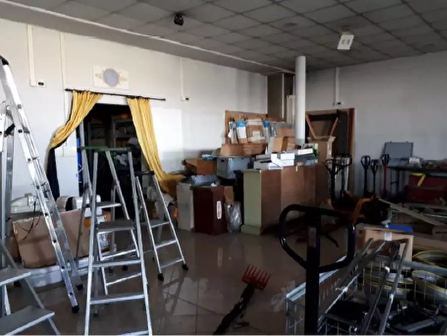 Immagine 10 di Capannone industriale in vendita  a Volpiano