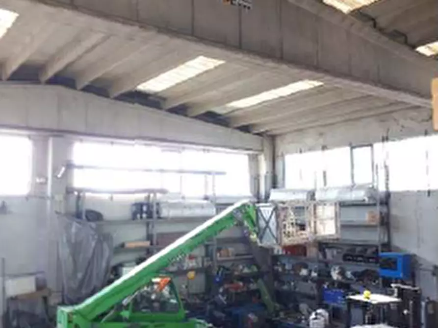 Immagine 17 di Capannone industriale in vendita  a Volpiano