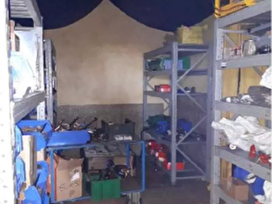 Immagine 11 di Capannone industriale in vendita  a Volpiano