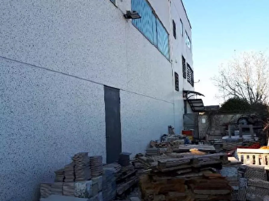 Immagine 3 di Capannone industriale in vendita  a Volpiano