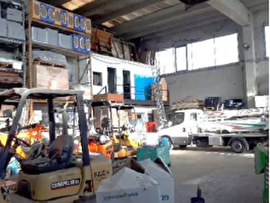 Immagine 16 di Capannone industriale in vendita  a Volpiano
