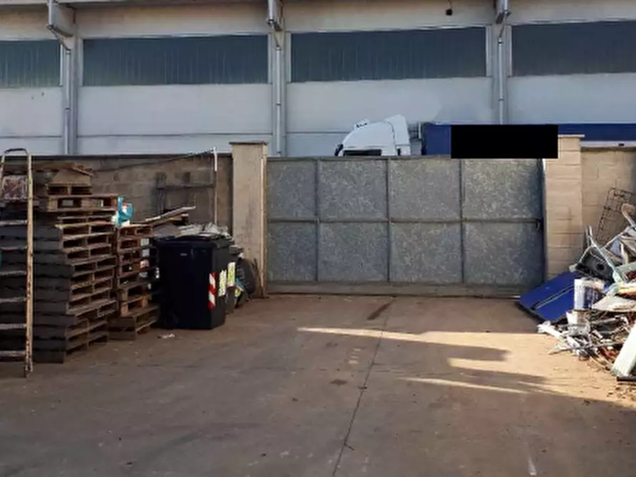 Immagine 4 di Capannone industriale in vendita  a Volpiano