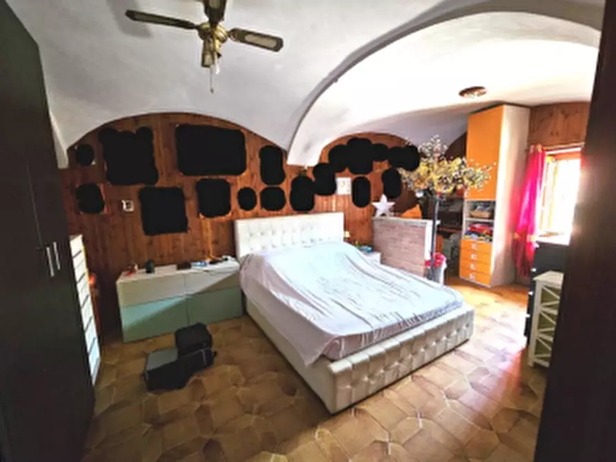 Immagine 8 di Palazzo in vendita  a Palazzo Canavese