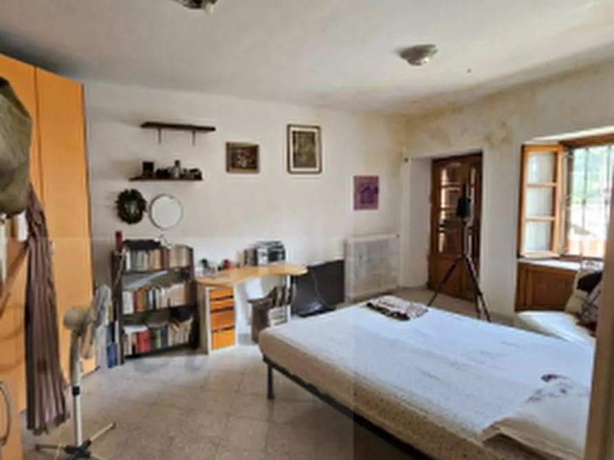 Immagine 11 di Palazzo in vendita  a Palazzo Canavese