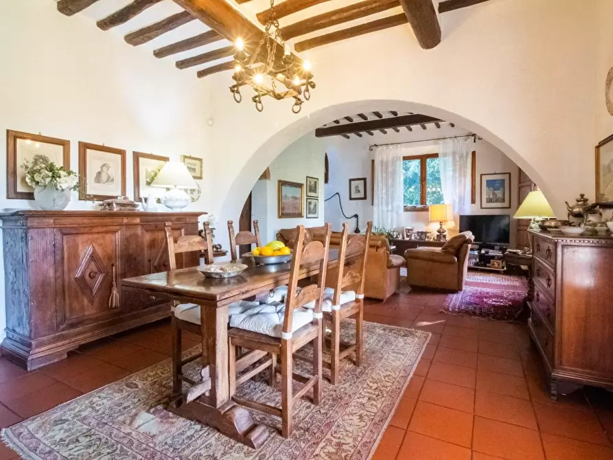 Immagine 1 di Villa in vendita  a San Giuliano Terme