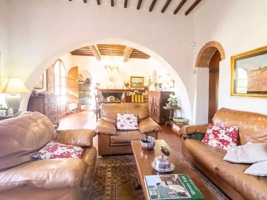 Immagine 3 di Villa in vendita  a San Giuliano Terme