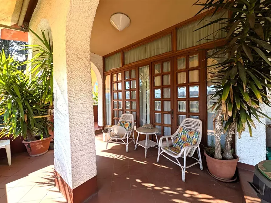 Immagine 11 di Villa in vendita  a Barga