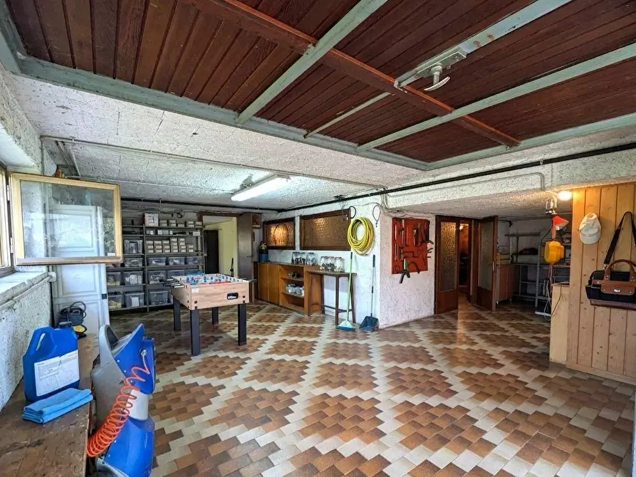 Immagine 25 di Villa in vendita  a Barga