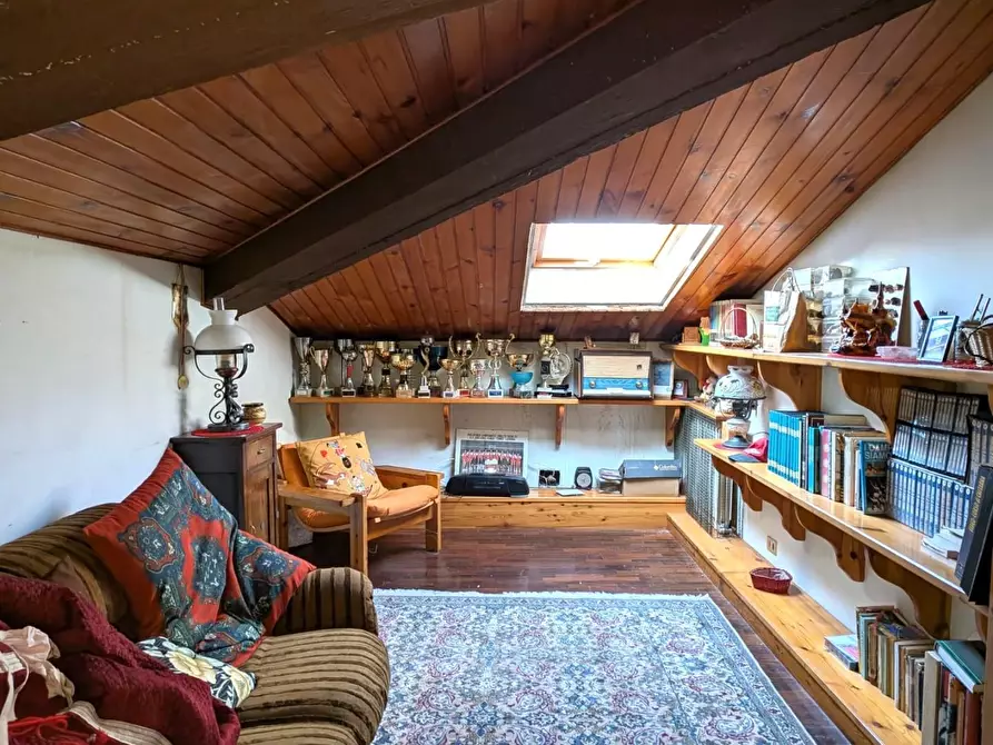 Immagine 34 di Villa in vendita  a Barga