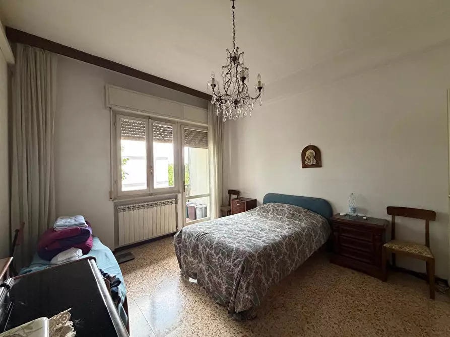 Immagine 18 di Appartamento in vendita  a Lucca