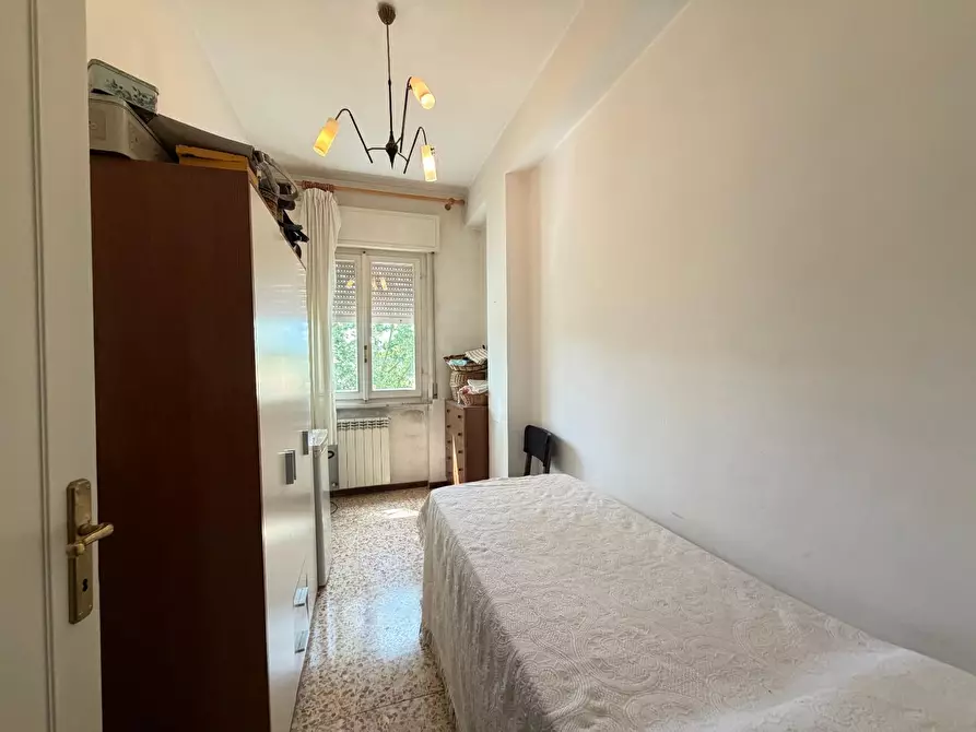 Immagine 21 di Appartamento in vendita  a Lucca