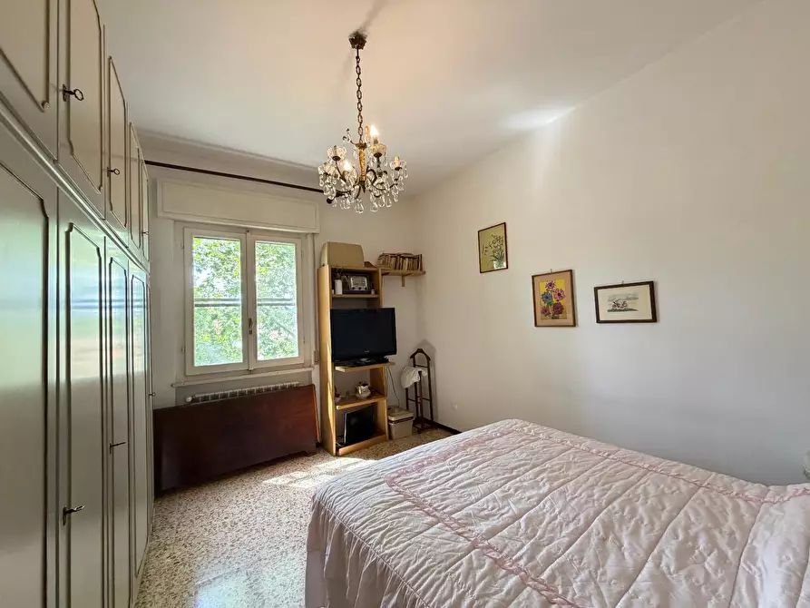 Immagine 14 di Appartamento in vendita  a Lucca