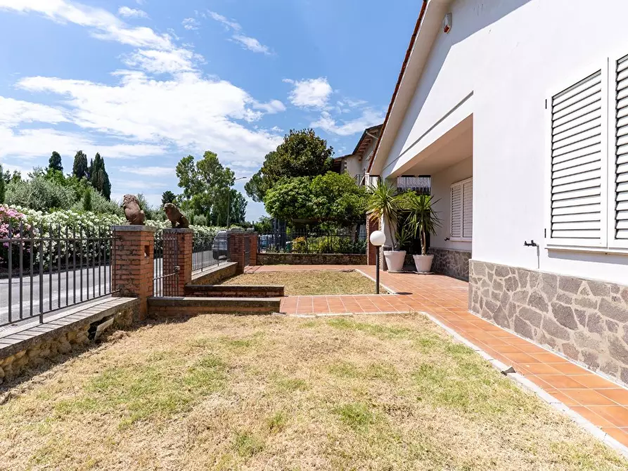 Immagine 4 di Villa in vendita  a Montelupo Fiorentino