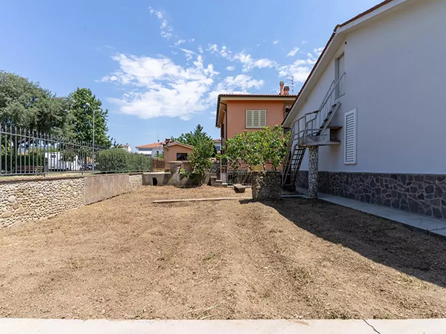 Immagine 13 di Villa in vendita  a Montelupo Fiorentino