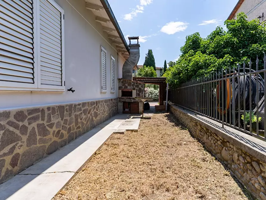 Immagine 20 di Villa in vendita  a Montelupo Fiorentino