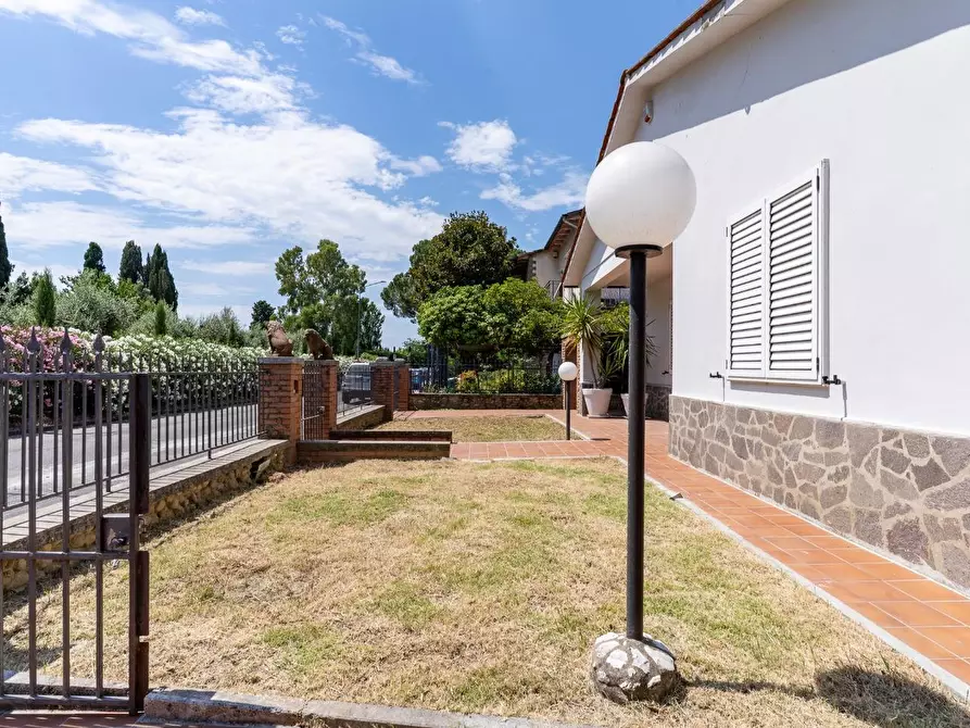 Immagine 5 di Villa in vendita  a Montelupo Fiorentino