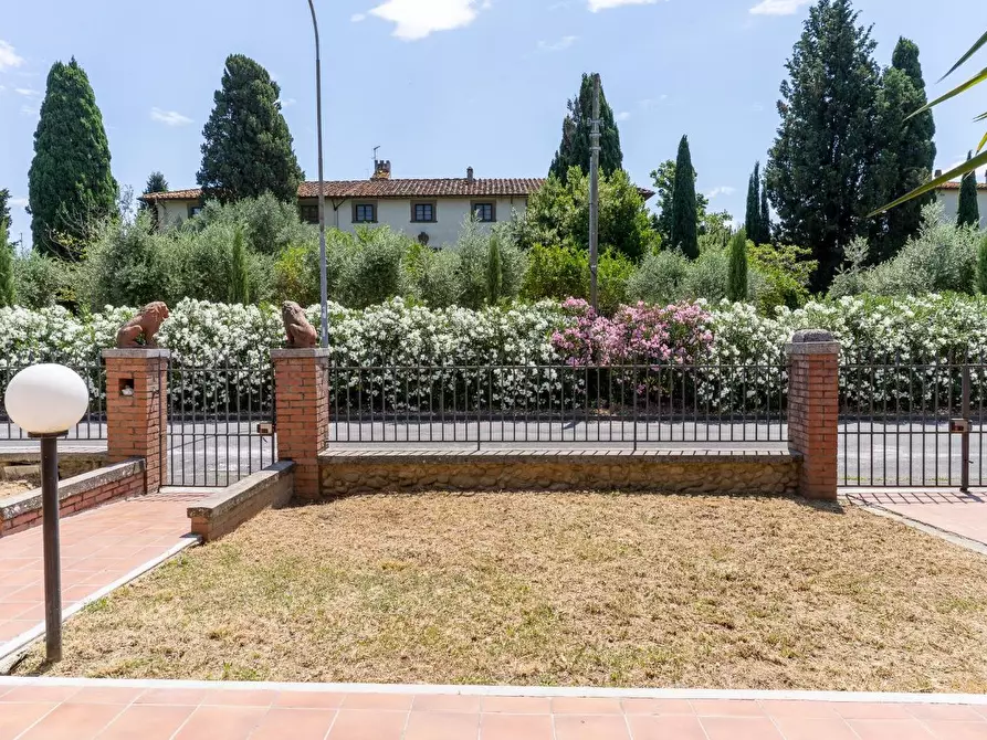 Immagine 7 di Villa in vendita  a Montelupo Fiorentino