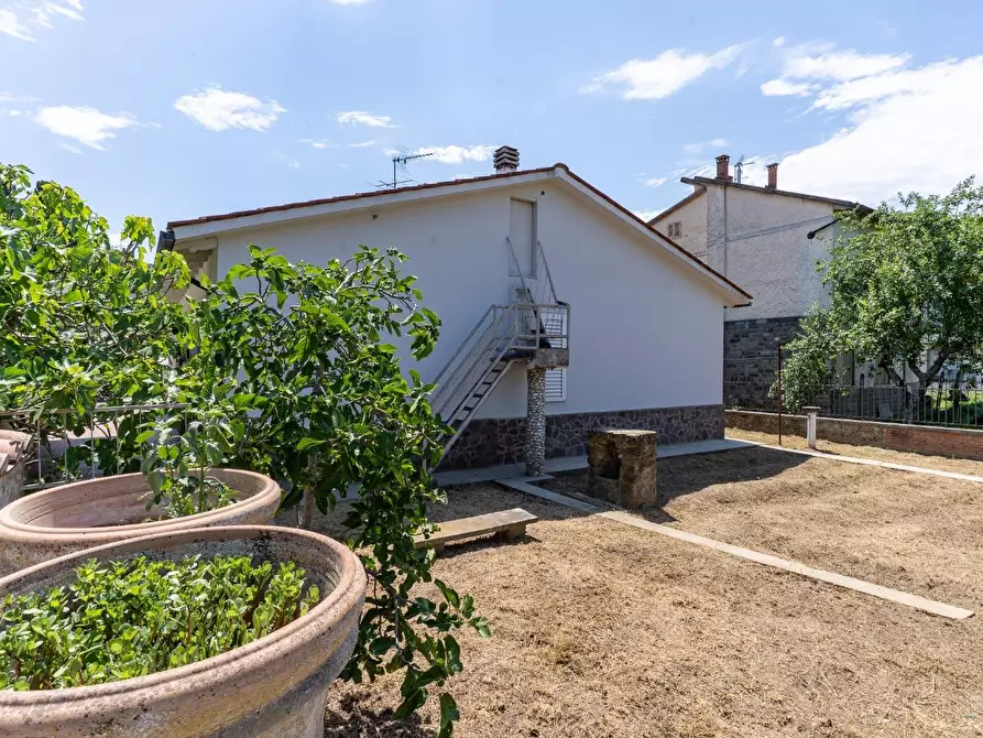Immagine 15 di Villa in vendita  a Montelupo Fiorentino