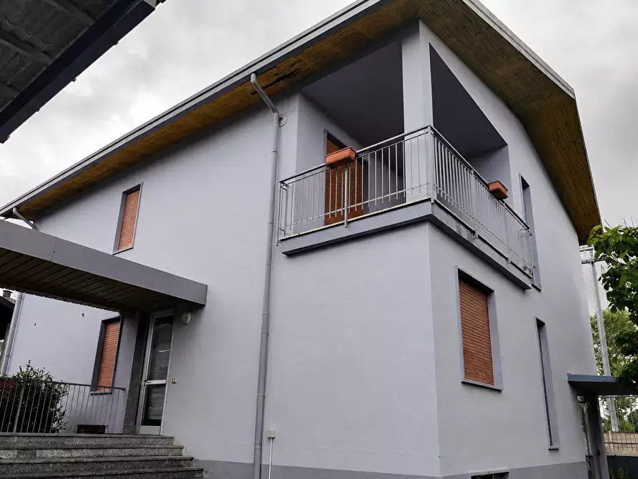 Immagine 1 di Attività artigianale in vendita  a Busto Arsizio
