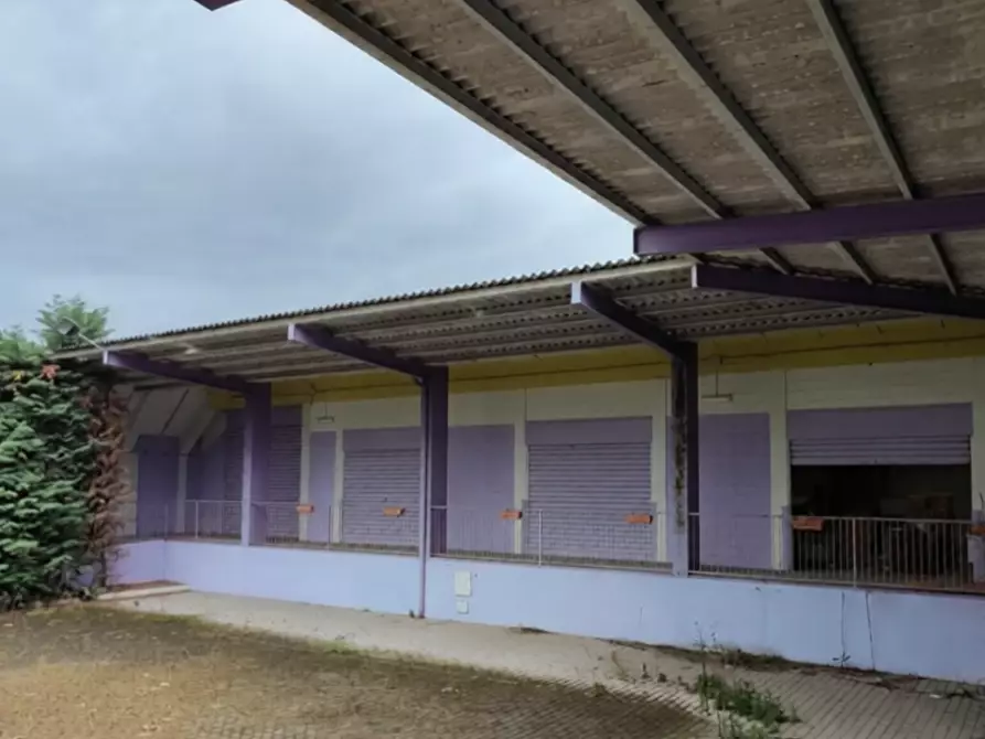 Immagine 2 di Attività artigianale in vendita  a Busto Arsizio