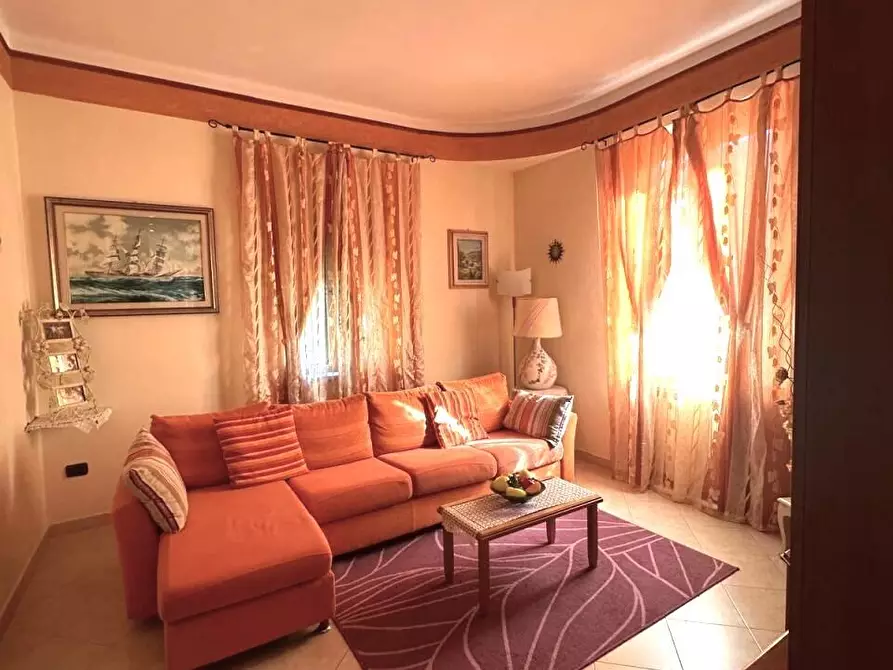 Immagine 1 di Villa in vendita  a Castelnuovo Magra