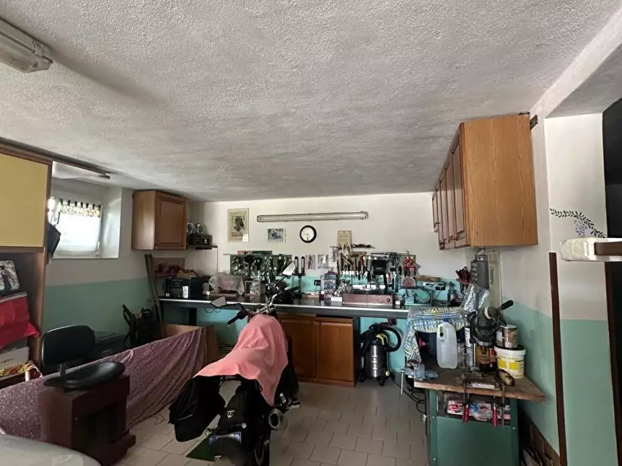 Immagine 6 di Villa in vendita  a Castelnuovo Magra