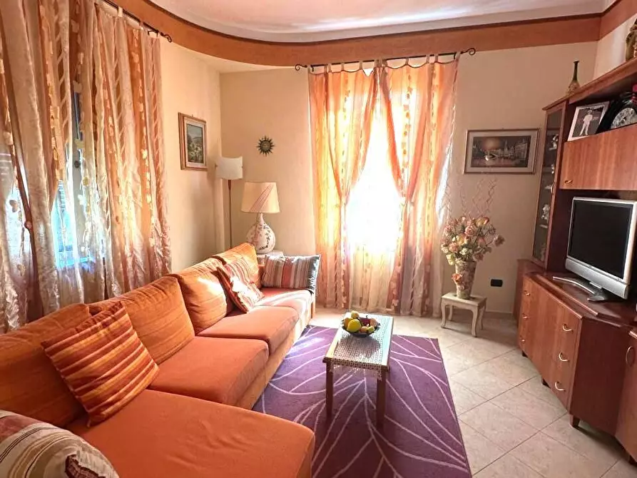 Immagine 39 di Villa in vendita  a Castelnuovo Magra