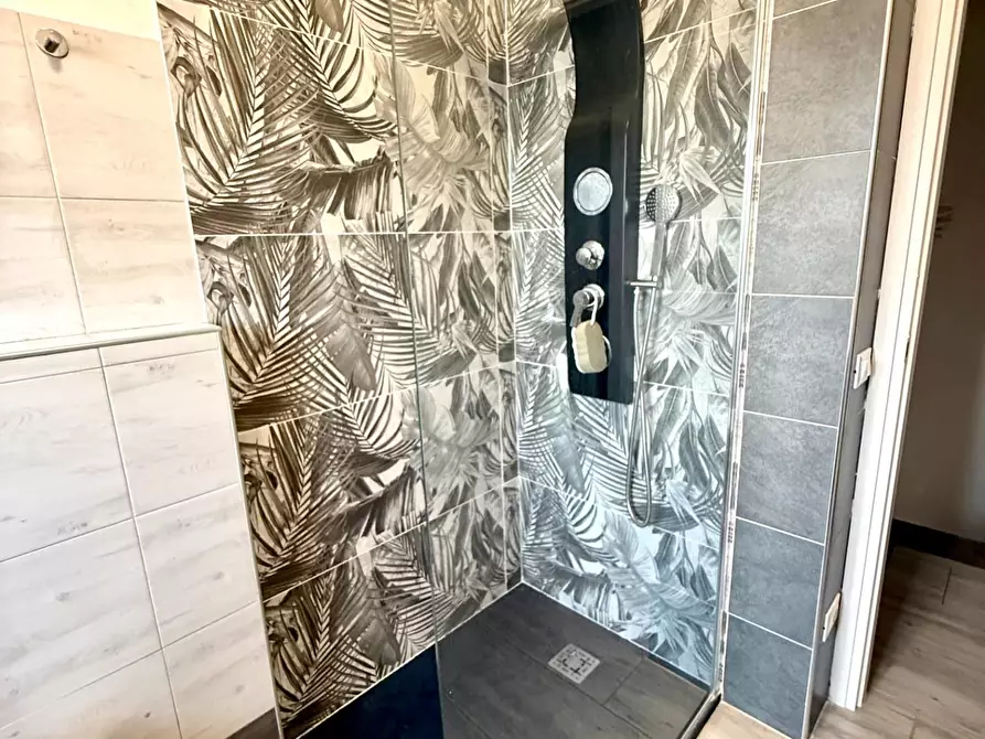 Immagine 6 di Casa bifamiliare in vendita  a Pontedera