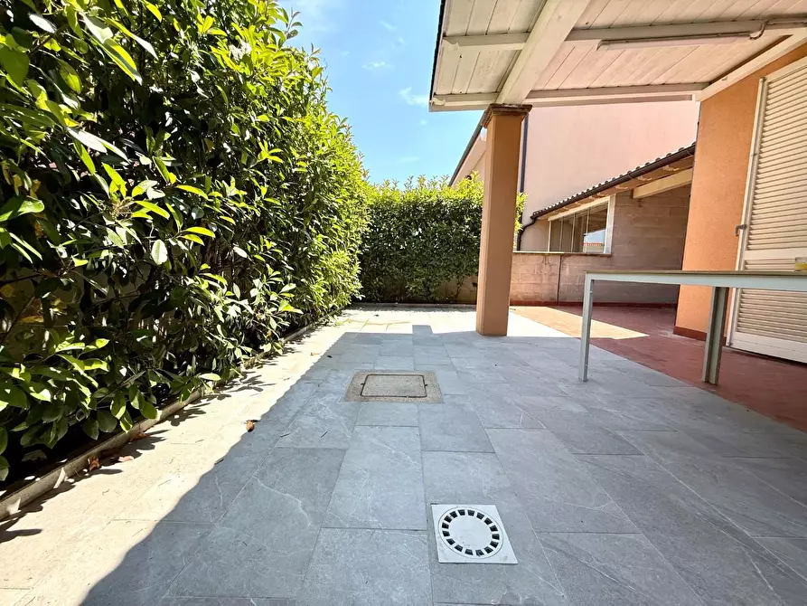 Immagine 29 di Casa bifamiliare in vendita  a Pontedera