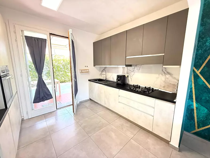 Immagine 28 di Casa bifamiliare in vendita  a Pontedera