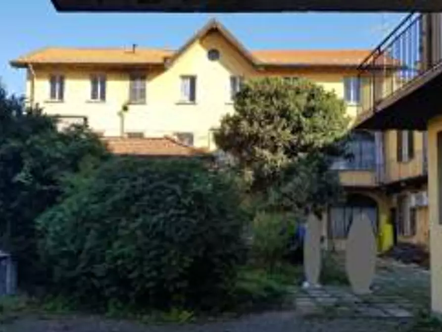 Immagine 2 di Appartamento in vendita  a Cavaria Con Premezzo