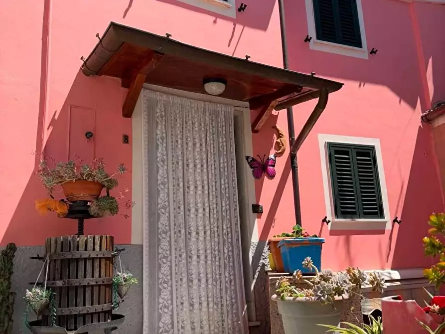 Immagine 23 di Terratetto in vendita  a Ortonovo