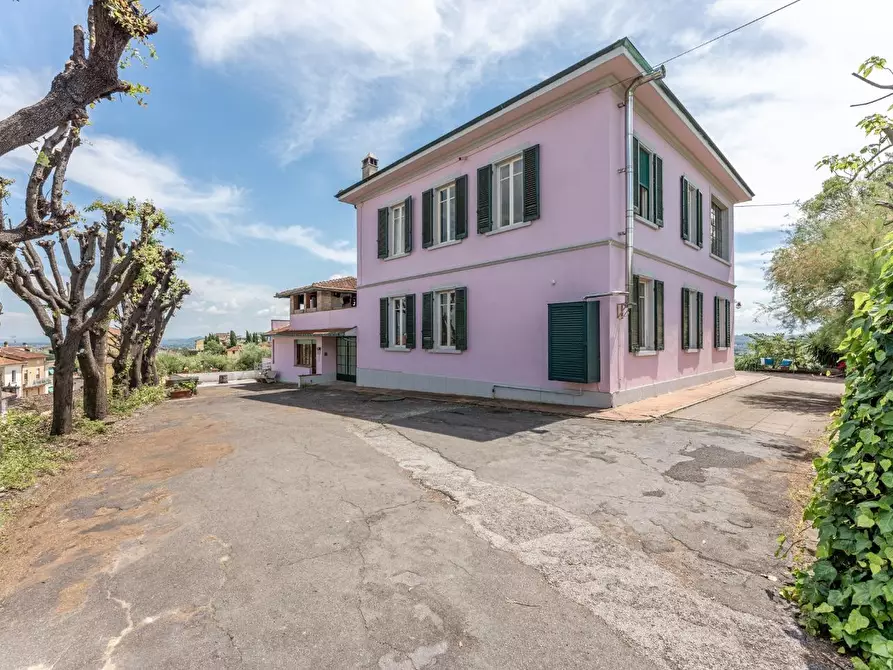 Immagine 33 di Villa in vendita  a Santa Maria A Monte