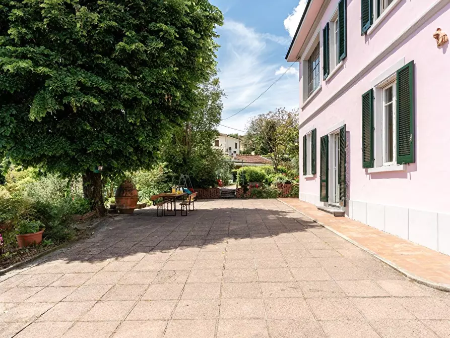 Immagine 5 di Villa in vendita  a Santa Maria A Monte
