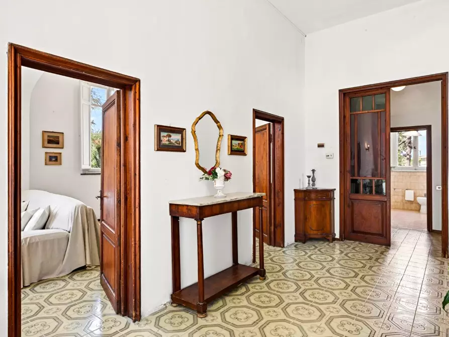 Immagine 8 di Villa in vendita  a Santa Maria A Monte