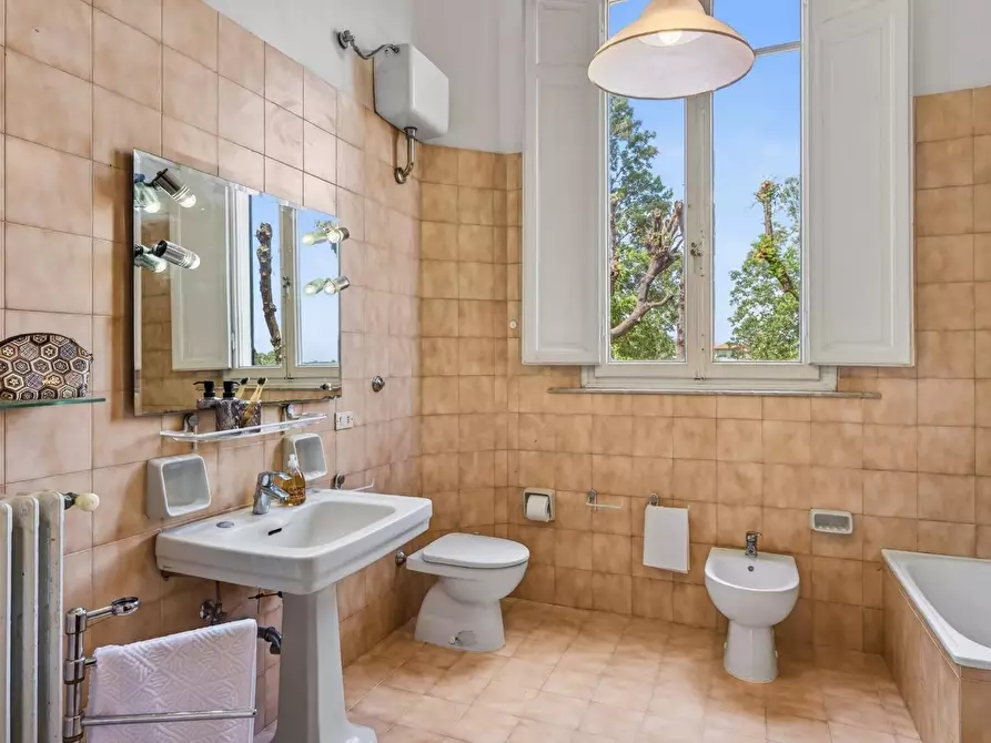 Immagine 15 di Villa in vendita  a Santa Maria A Monte