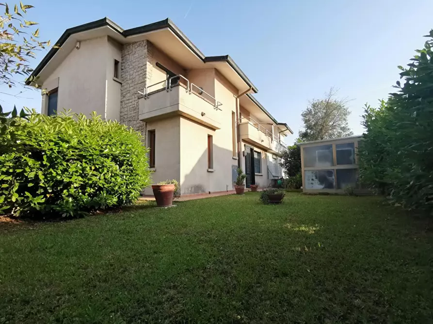 Immagine 13 di Casa bifamiliare in vendita  a Fucecchio