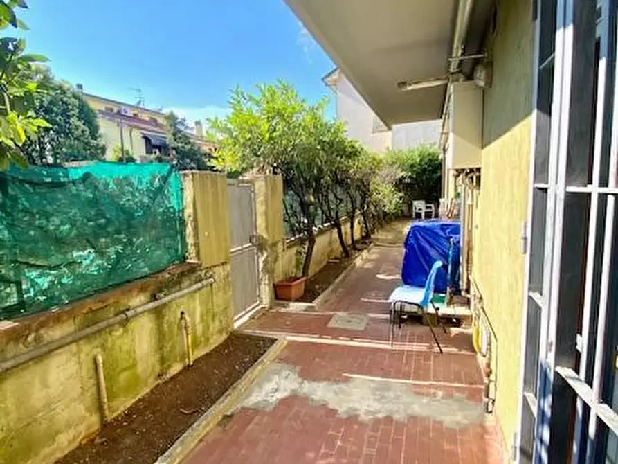 Immagine 15 di Appartamento in vendita  a Montecatini Terme