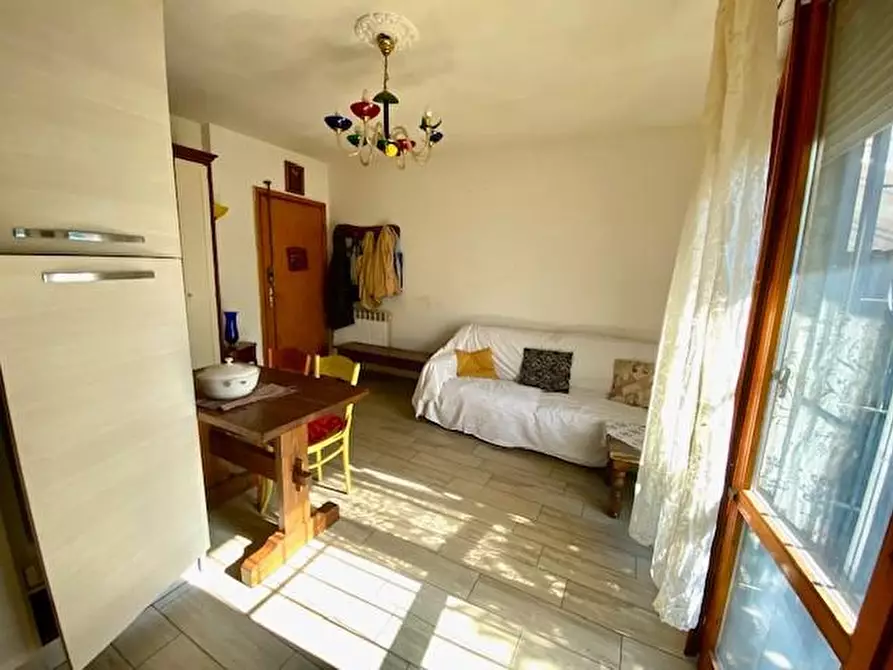 Immagine 6 di Appartamento in vendita  a Montecatini Terme