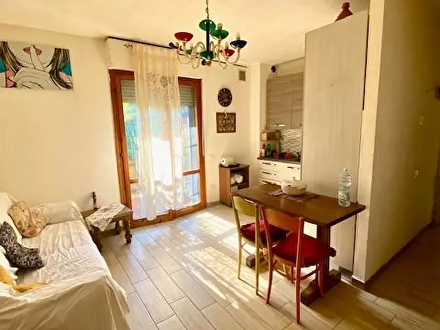 Immagine 17 di Appartamento in vendita  a Montecatini Terme
