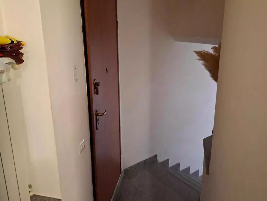 Immagine 2 di Appartamento in affitto  a Capraia E Limite