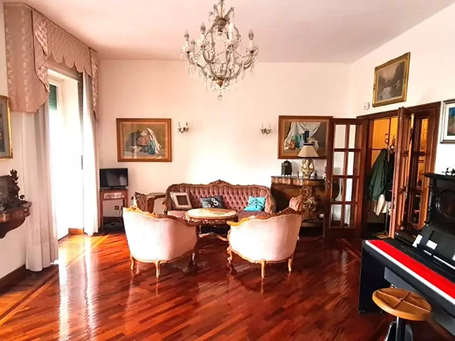 Immagine 5 di Appartamento in vendita  a Livorno