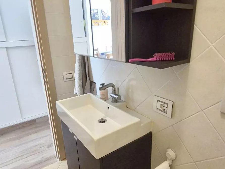 Immagine 31 di Casa semindipendente in affitto  a Viareggio