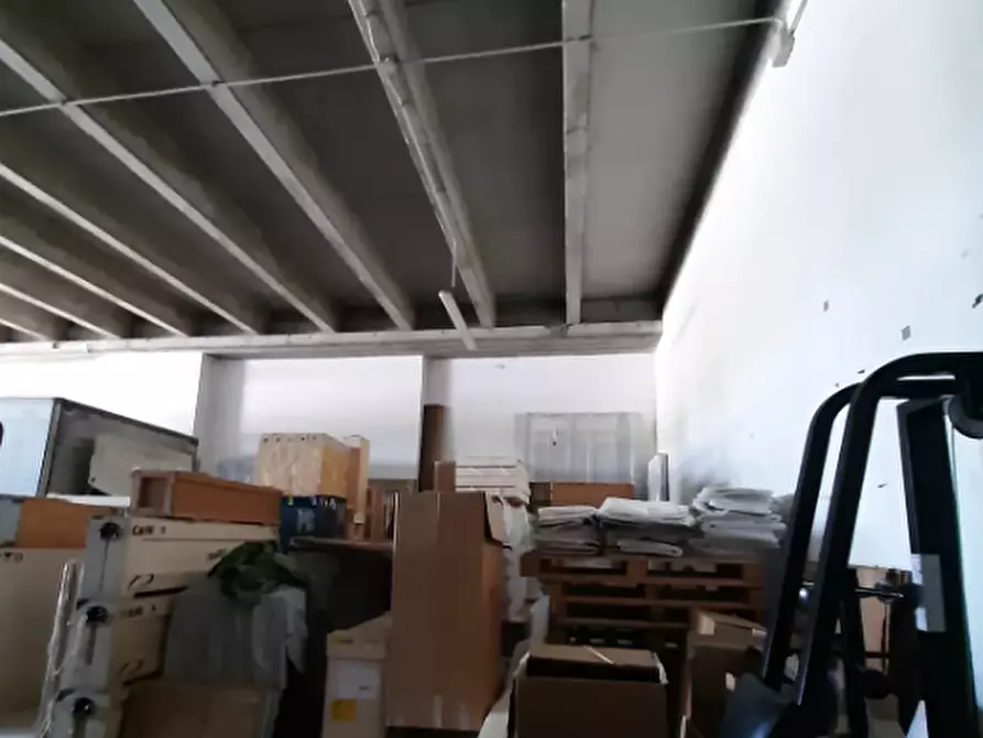 Immagine 4 di Loft/Open space in vendita  a Torino