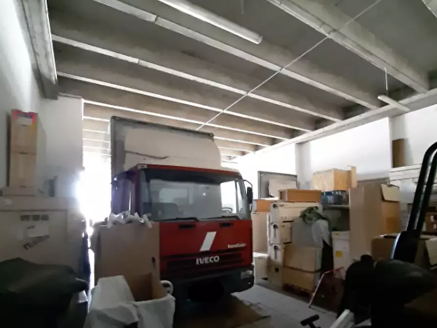 Immagine 3 di Loft/Open space in vendita  a Torino