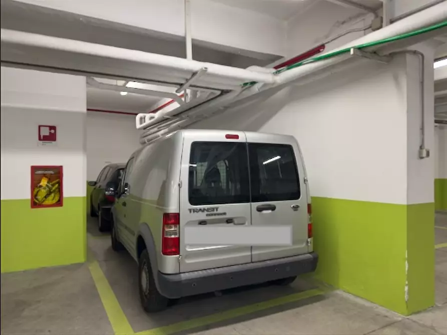 Immagine 1 di Garage in vendita  a Torino