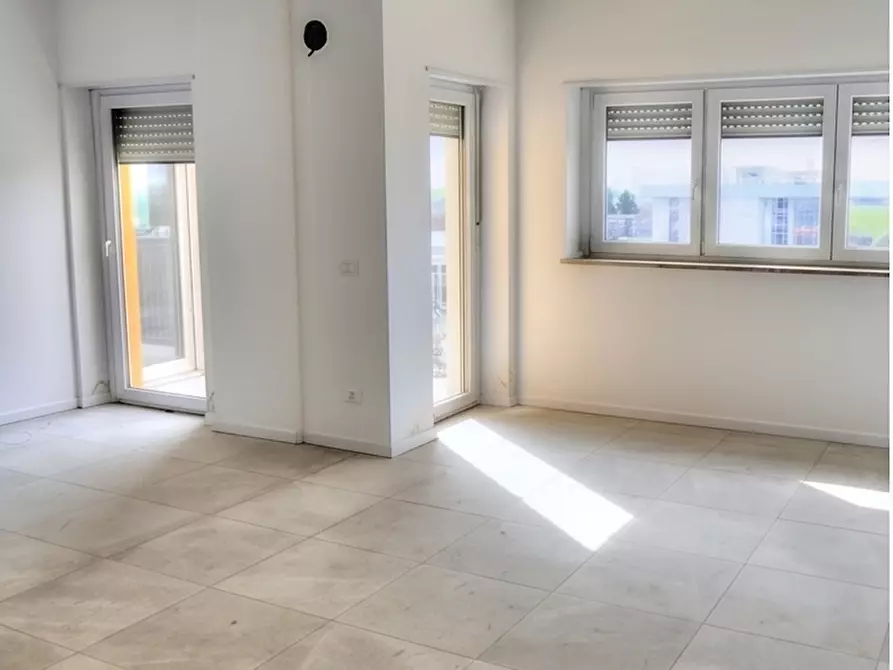 Immagine 13 di Appartamento in vendita  a Pisa