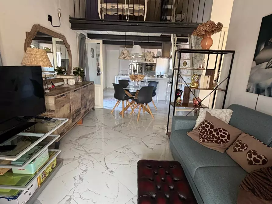 Immagine 35 di Villa in vendita  a Carrara
